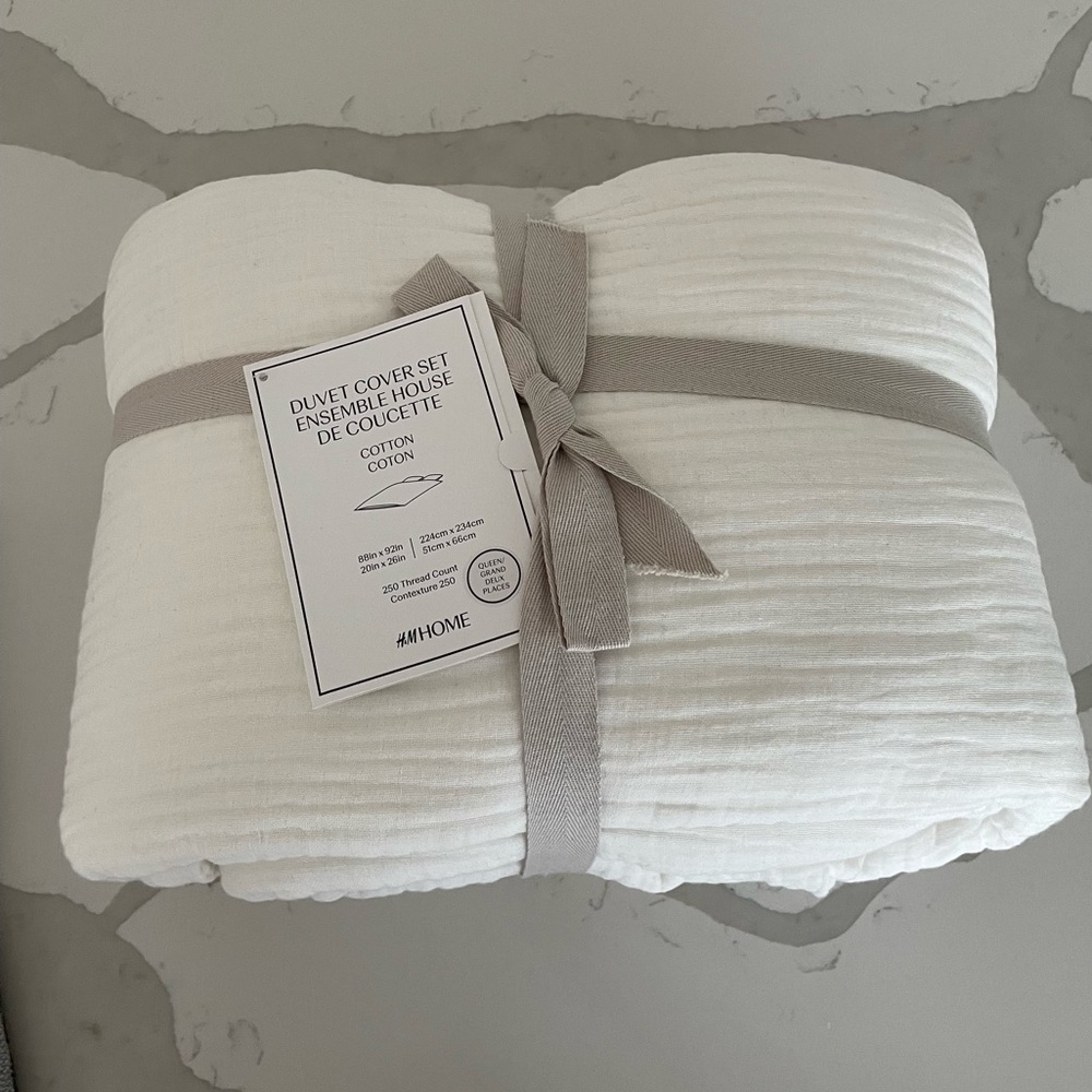 Brand New Muslin Queen Duvet Cover Set (White)